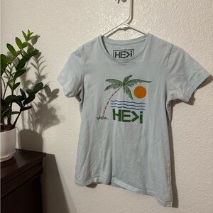 HE > I women’s tee